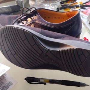 Casual comfort shoes